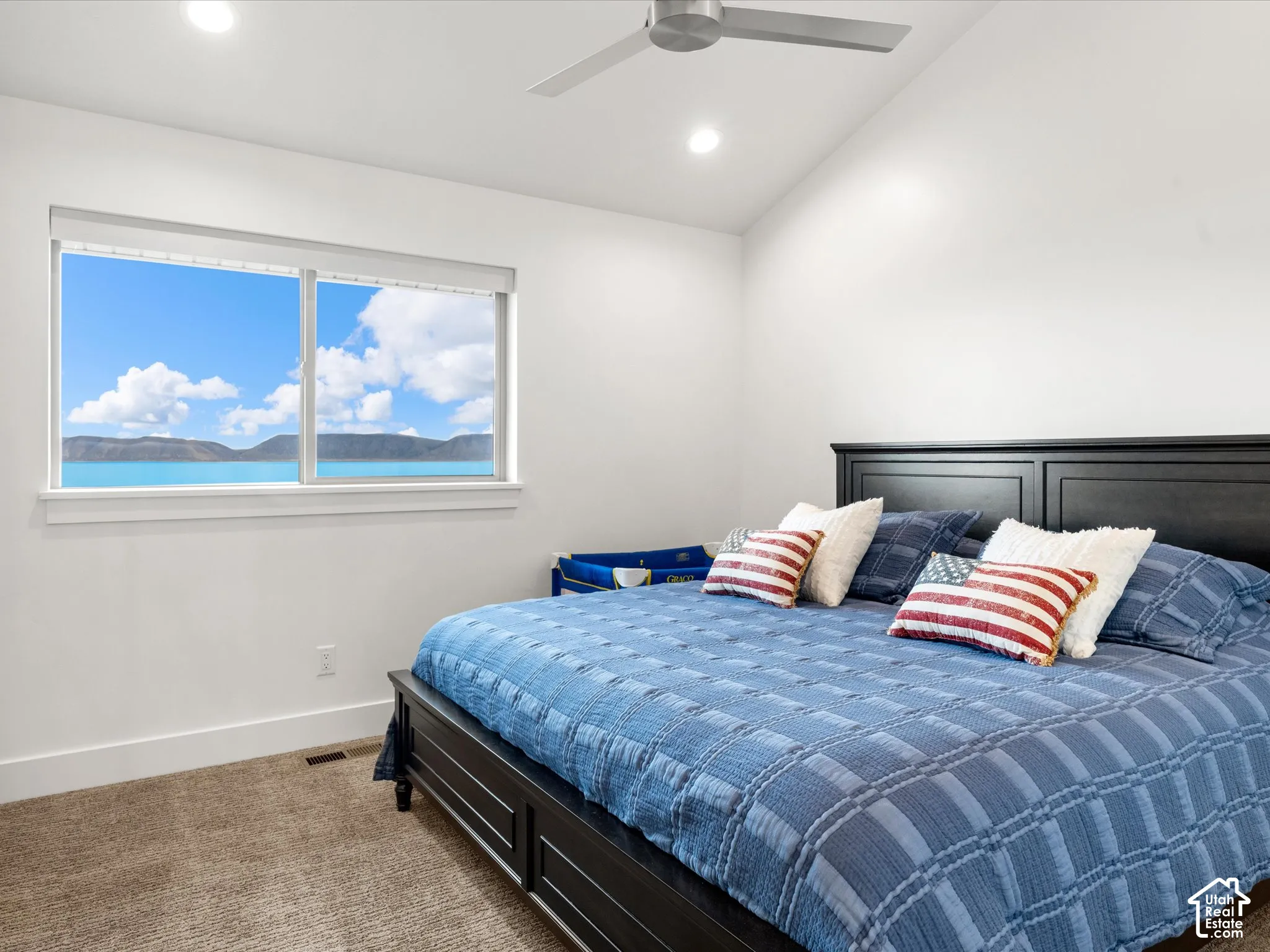lakeside bedroom