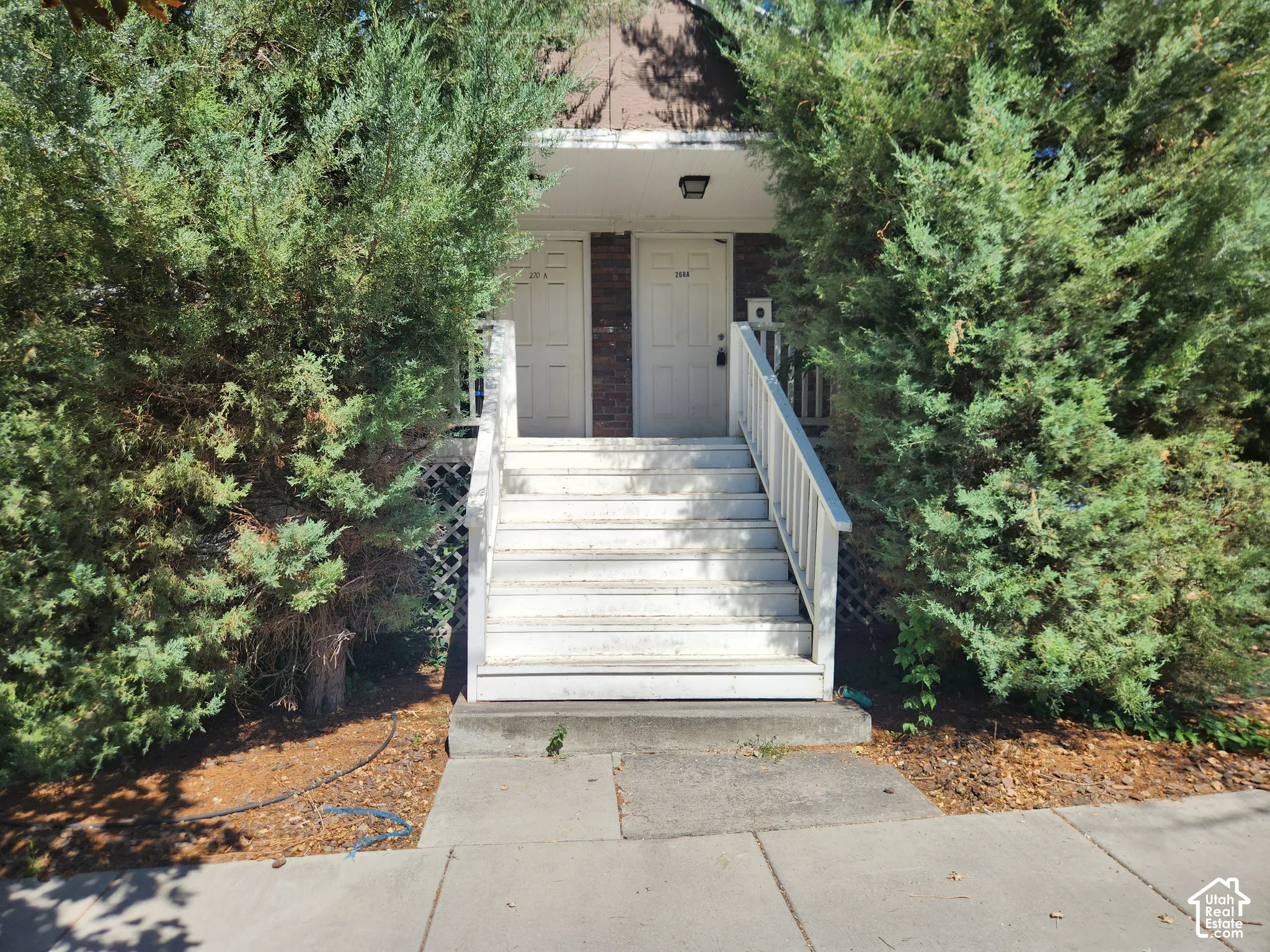 Entrance to units 270  A and 268 A