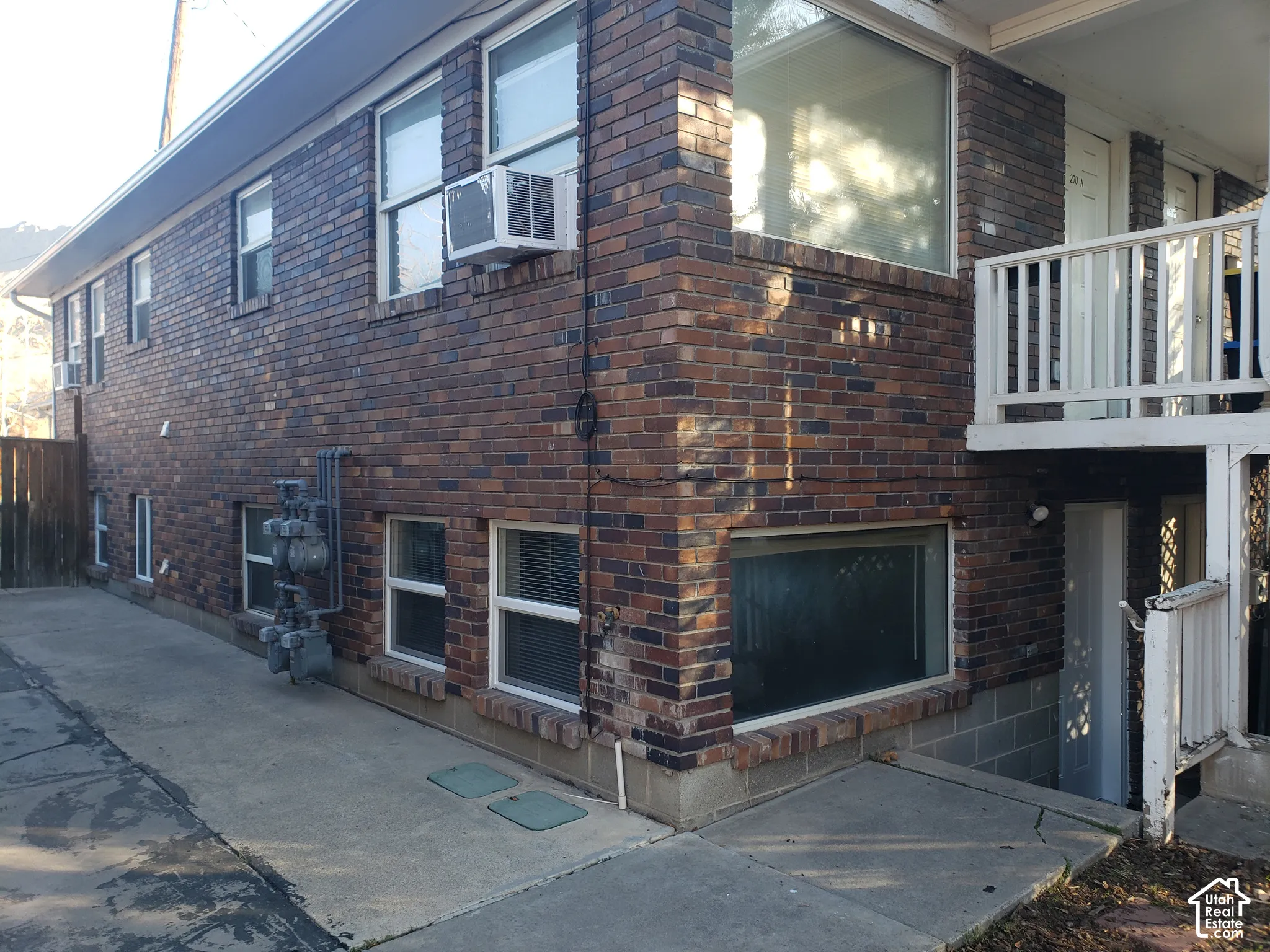 Entrance to units 268 B and 270 B