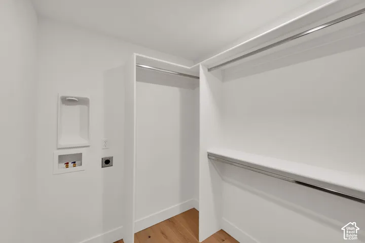 Laundry hookup in primary closet