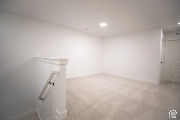 Large upstairs loft