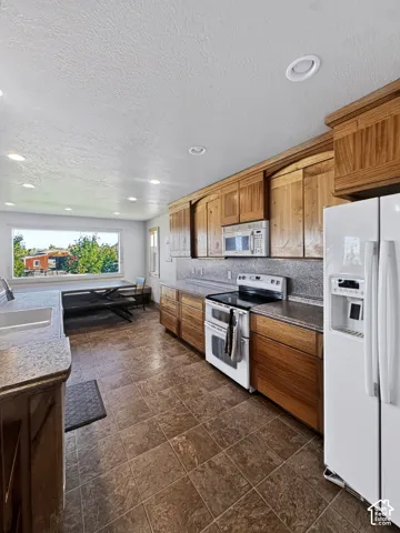 Double oven and built-in microwave.