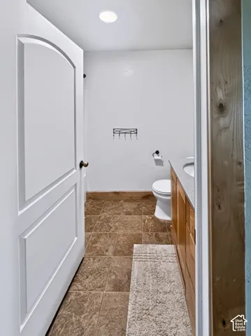 2nd main floor bathroom featuring a 36" doorway off a 39" hallway.