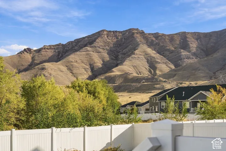 1887 E Rock Hollow Rd, Lake Point, Utah 84074