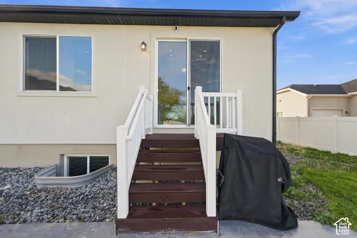 1887 E Rock Hollow Rd, Lake Point, Utah 84074