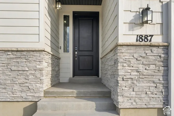 1887 E Rock Hollow Rd, Lake Point, Utah 84074