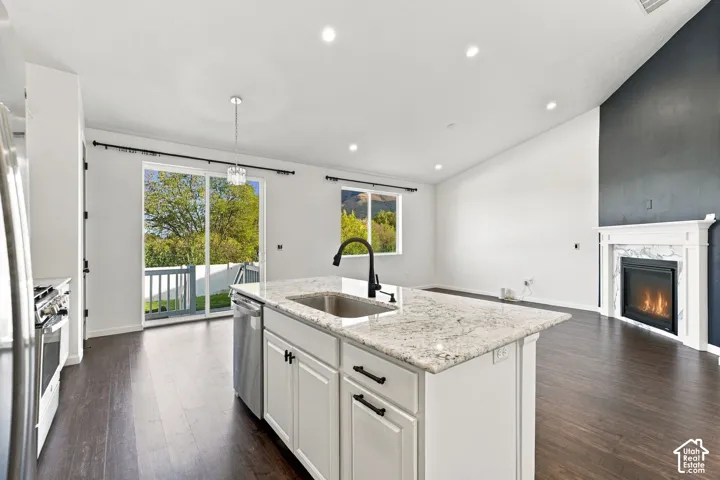 1887 E Rock Hollow Rd, Lake Point, Utah 84074