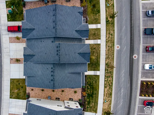 walking distance to pickle ball courts and additional parking