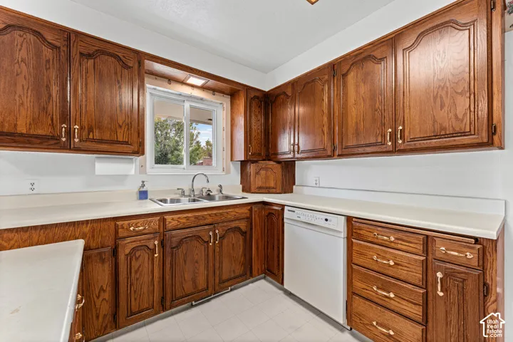 1233 E Center St, Springville, Utah 84663