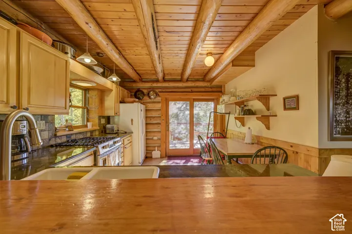9870 E Perruvian Acre Rd, Alta, Utah 84092