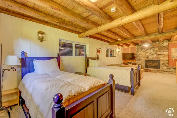 Great room with extra beds and living room
