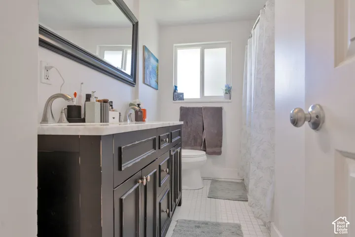 Full bathroom