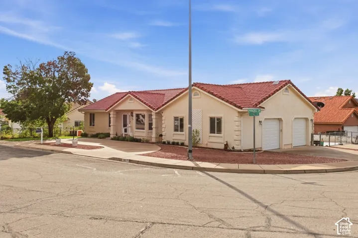 590 E Springhill Dr, Washington, Utah 84780