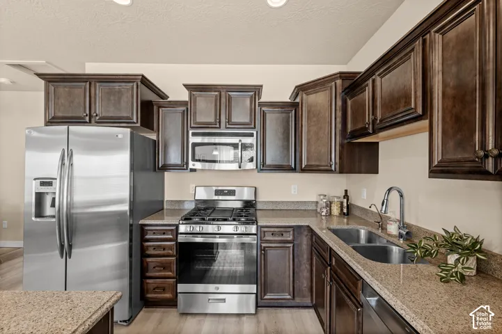 3688 W Periwinkle Dr, South Jordan, Utah 84095