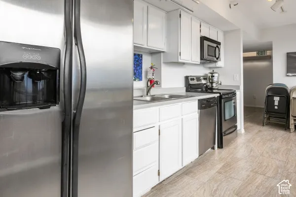 Kitchen in common use skyroom