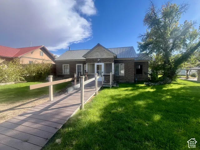 252 E 100 N, Moab, Utah 84532