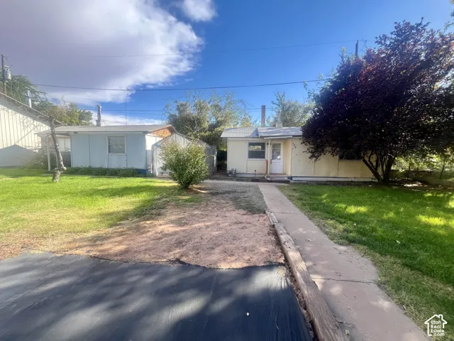 252 E 100 N, Moab, Utah 84532