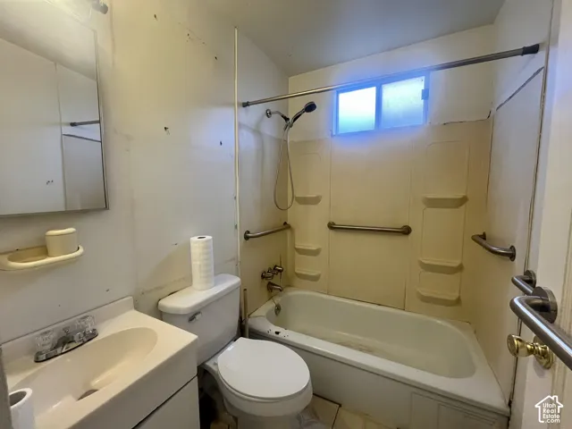 252 E 100 N, Moab, Utah 84532