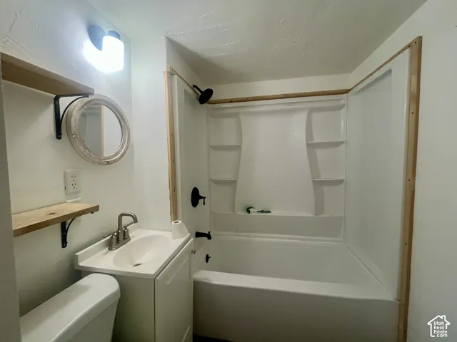 252 E 100 N, Moab, Utah 84532