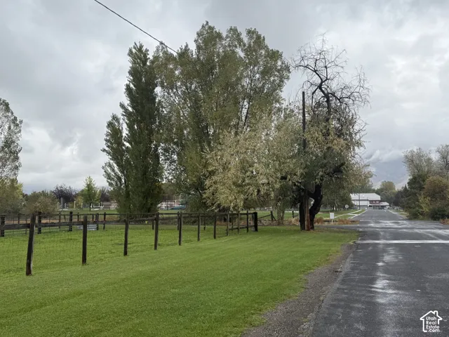 Across the street/Street View