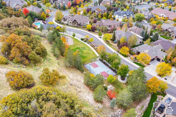 Picture a neighborhood where the kids can enjoy an afternoon outdoors, friends gather for a little friendly competition, and neighbors become lifelong friends. This is the lifestyle waiting for you in Steeple Chase