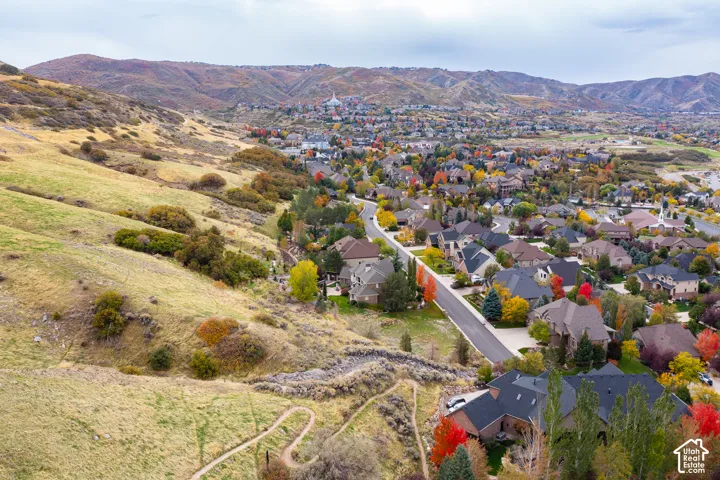 Enjoy stunning views of South Mountain and the best of Draper living, where breathtaking scenery, endless outdoor recreation, beautiful neighborhoods, and everyday conveniences come together in one exceptional location.