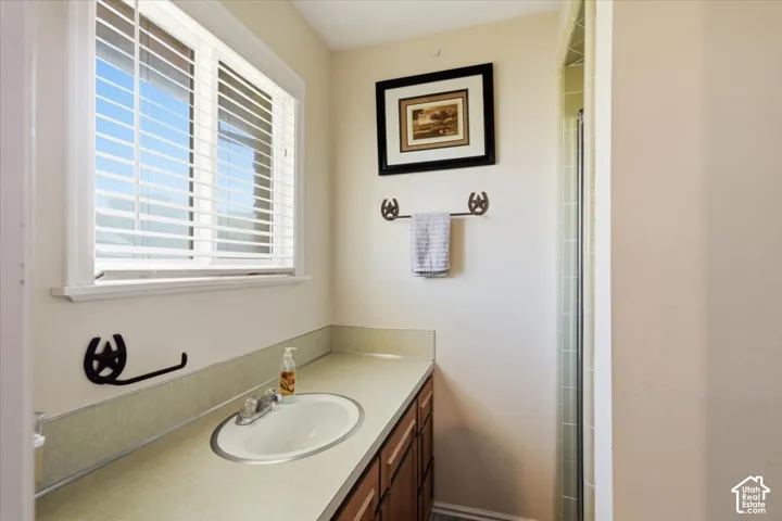 15 E 9000 St, Paradise, Utah 84328