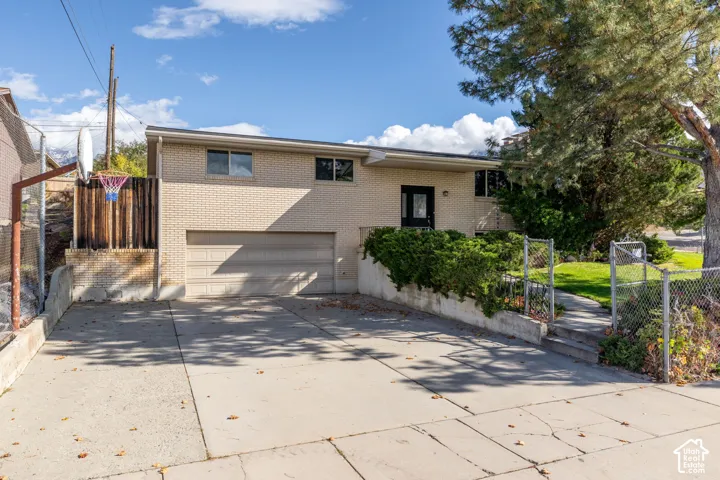 9565 S Indian Ridge Dr, Sandy, Utah 84092