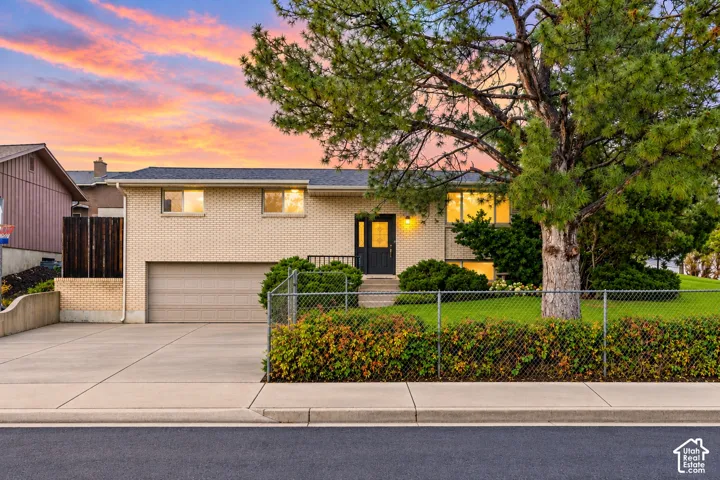 9565 S Indian Ridge Dr, Sandy, Utah 84092