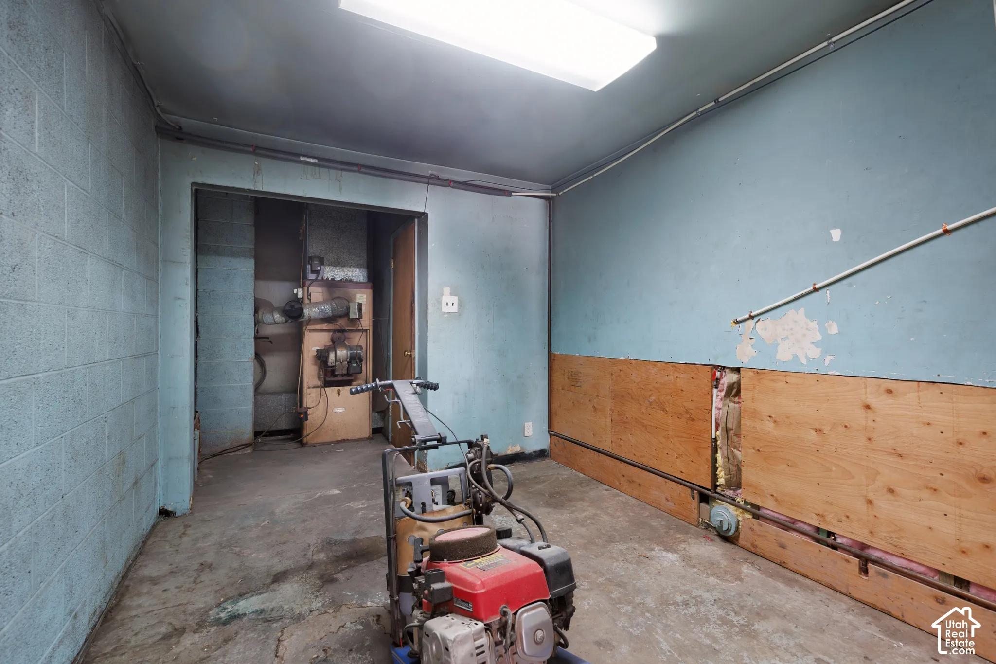 Mechanic room
