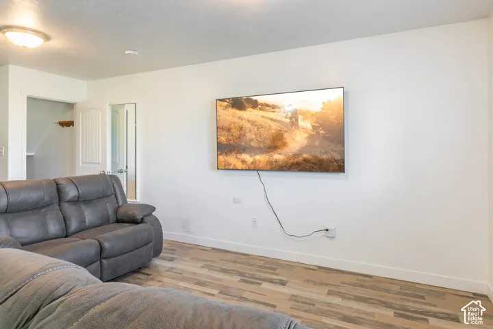 Wood-finish flooring and neutral wall paint