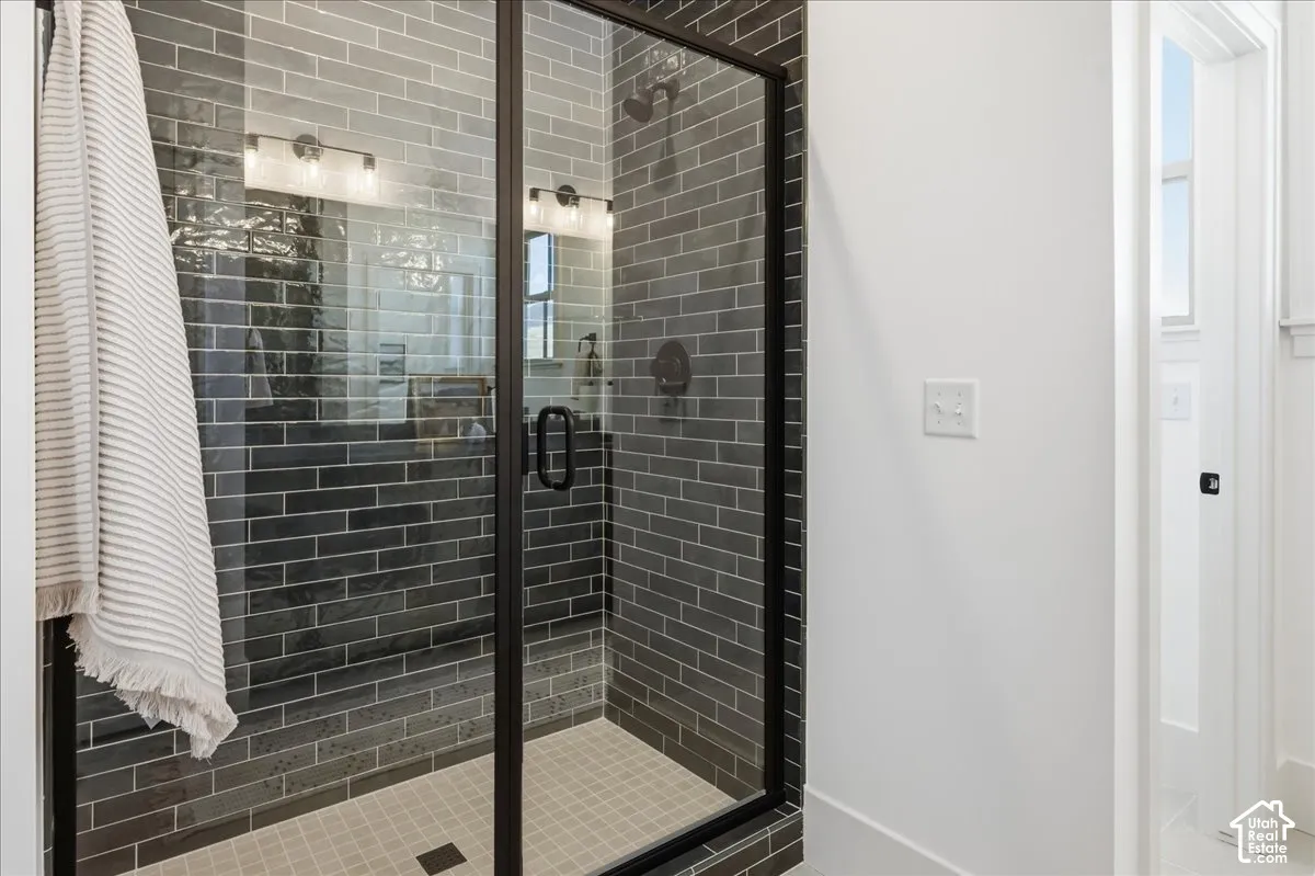 Upper Floor Bath 2