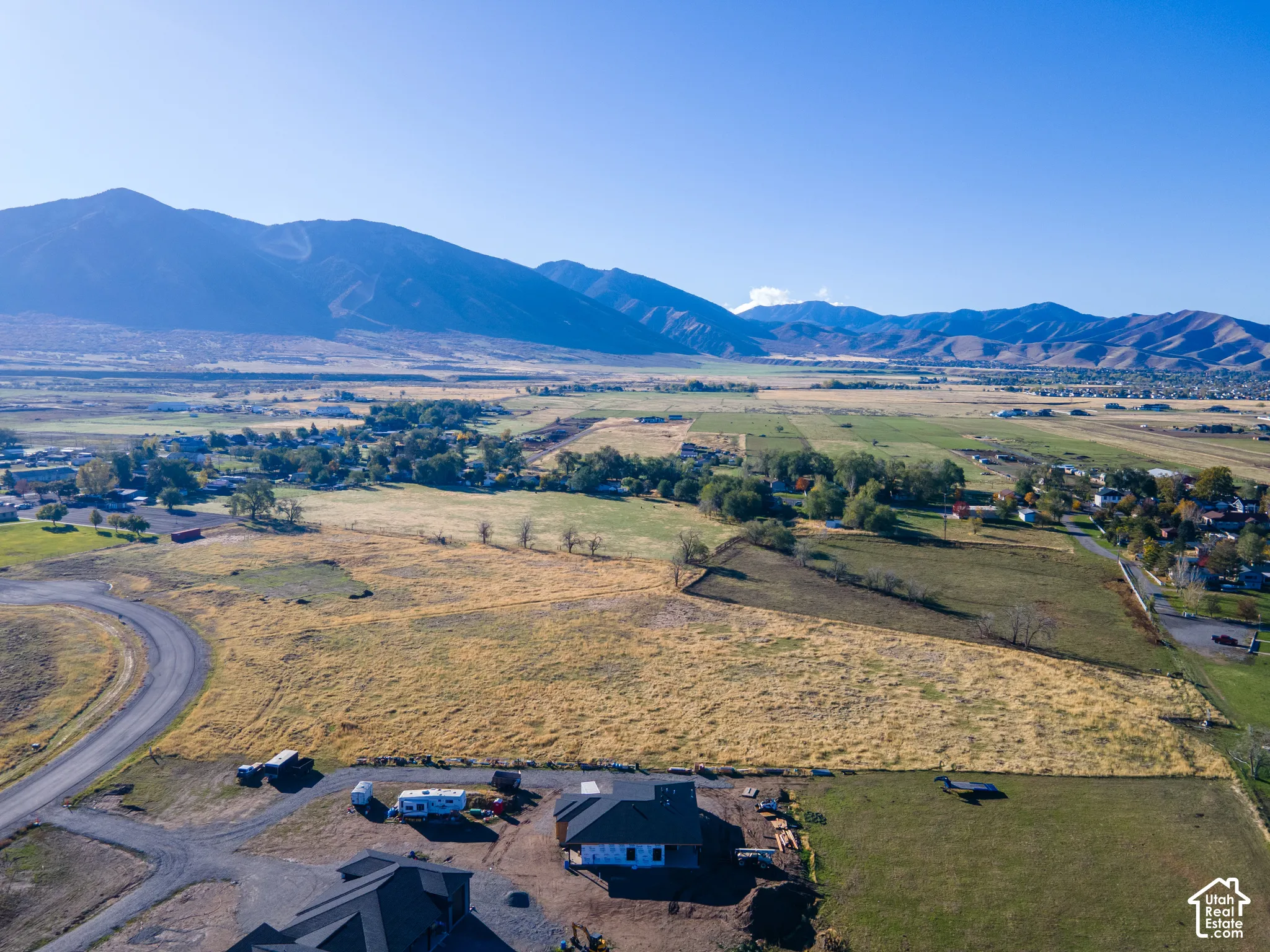Expansive parcel of land featuring mountain backdrops and open terrain