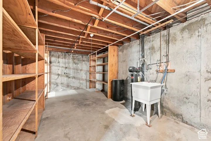 North-East Basement/Laundry