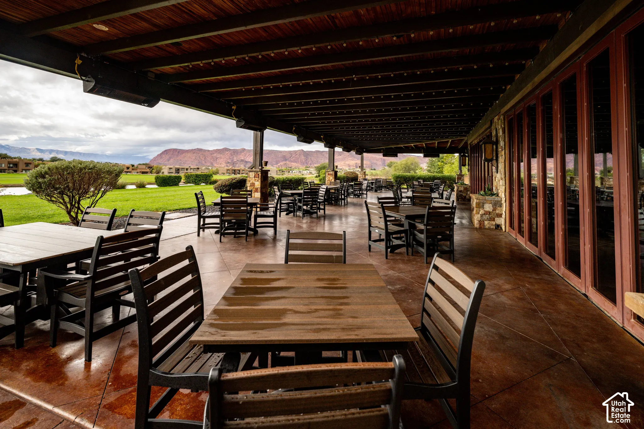 The Ledges clubhouse patio with red rock views (community amenity)