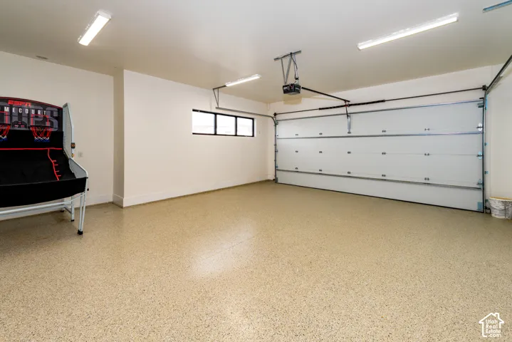 Guest garage with epoxy floor