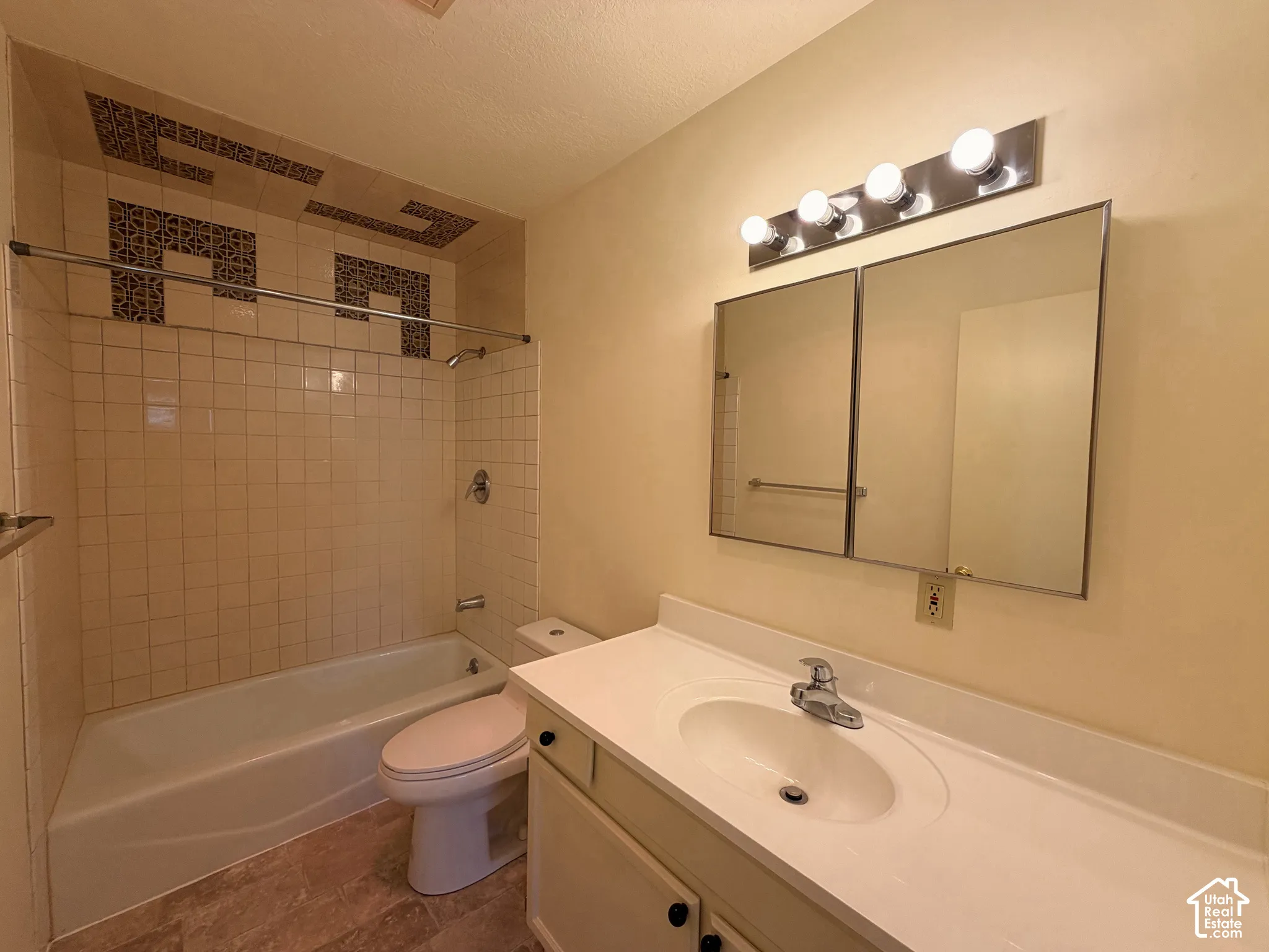 Full bath with Tile Shower