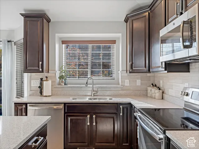 7097 W Jayson Bend Dr, West Jordan, Utah 84081