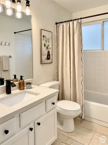 Upstairs hall bath, new quartz countertops, lighting