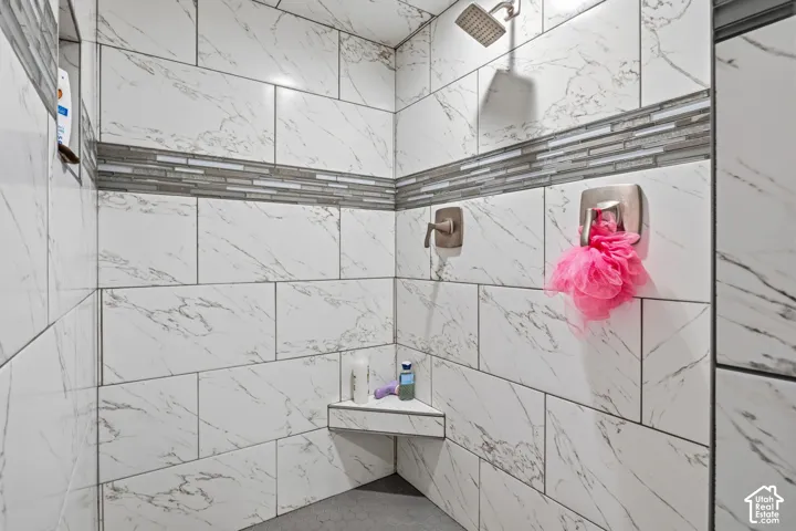1513 E 5975 S, Holladay, Utah 84121