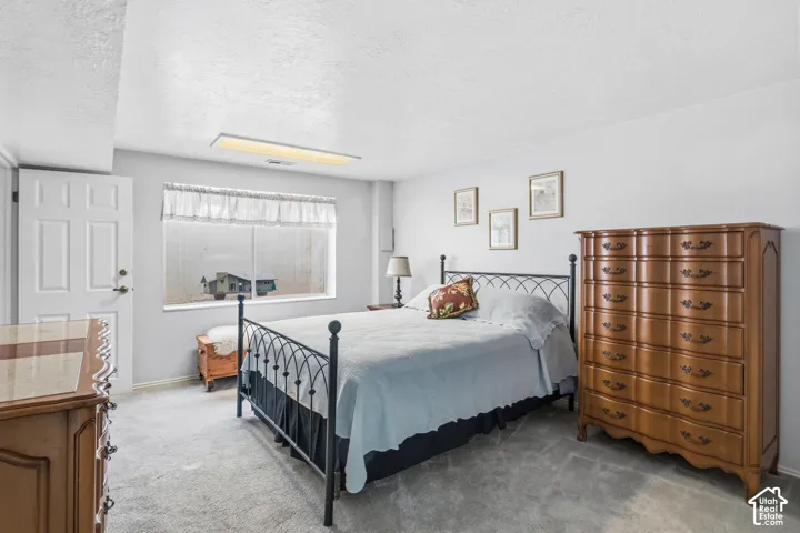 1513 E 5975 S, Holladay, Utah 84121