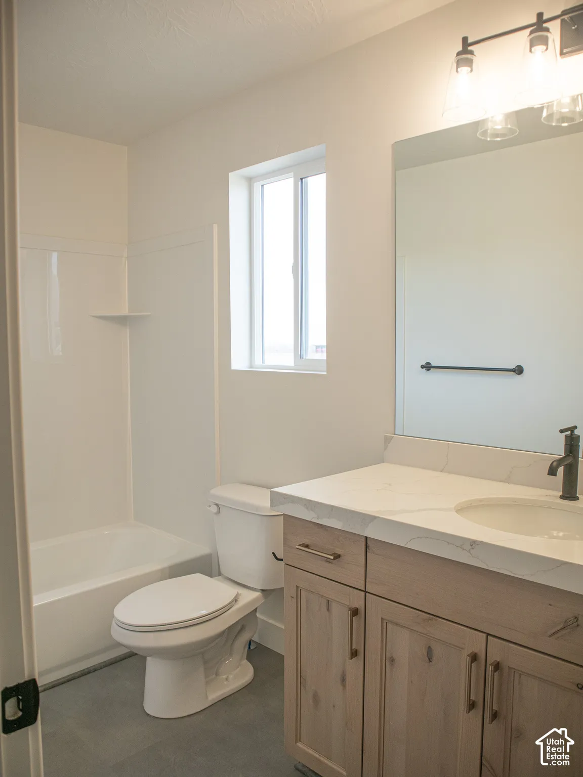 Full bath on second floor