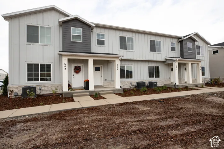View of front of town home