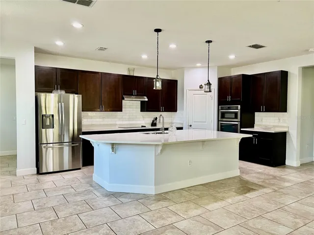 2301 Avellino Ave, St Cloud, FL 34771