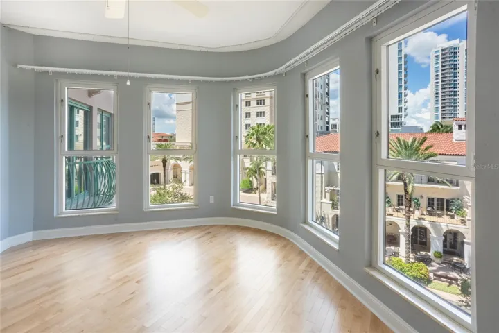 288 Beach Dr Ne #4b, St Petersburg, FL 33701