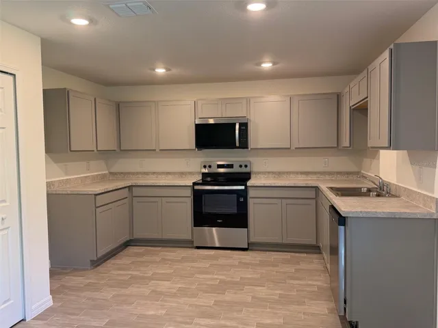 904 Hudson Valley Dr, Poinciana, FL 34759