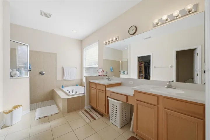 18425 Cypress Bay Pkwy, Land O Lakes, FL 34638