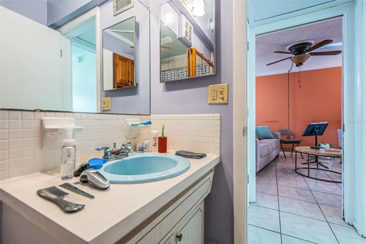 2001 Greenbriar Blvd #6, Clearwater, FL 33763