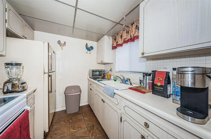 2001 Greenbriar Blvd #6, Clearwater, FL 33763