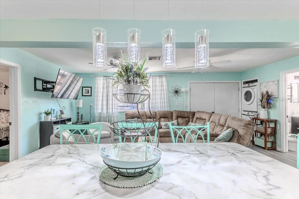 Island / Breakfast Bar